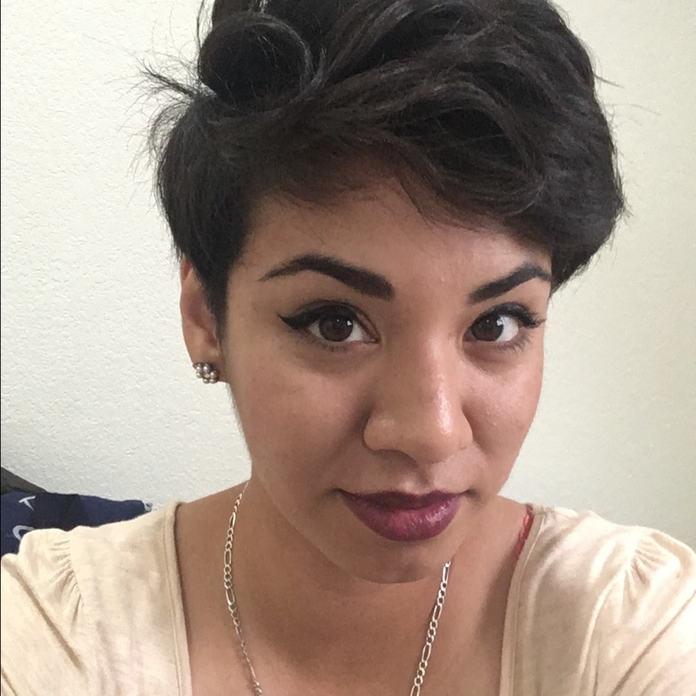 Meet your Posher, Monica