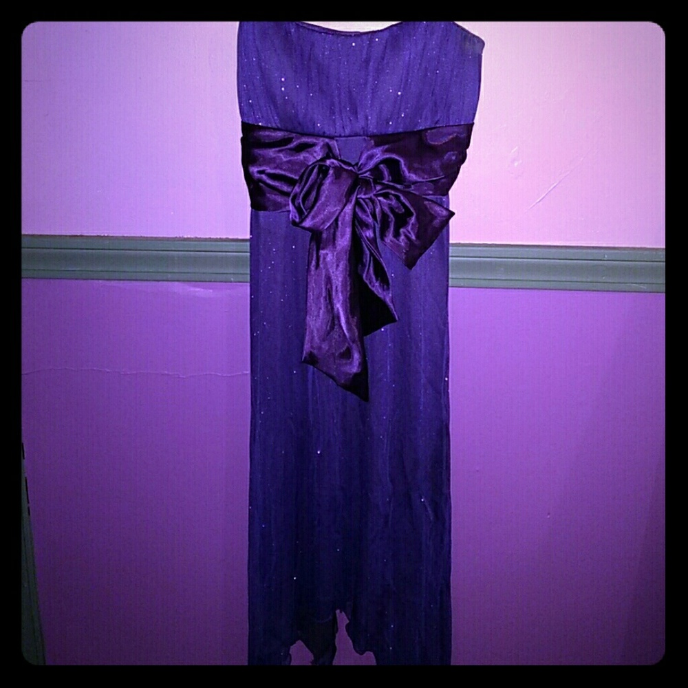 Elegant purple sparkly flowy dress