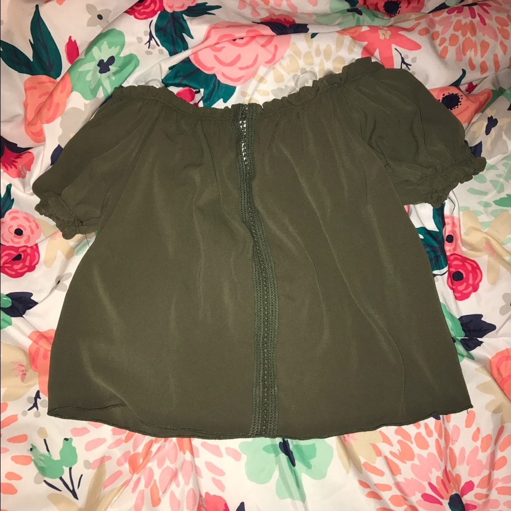 Off shoulder crop top