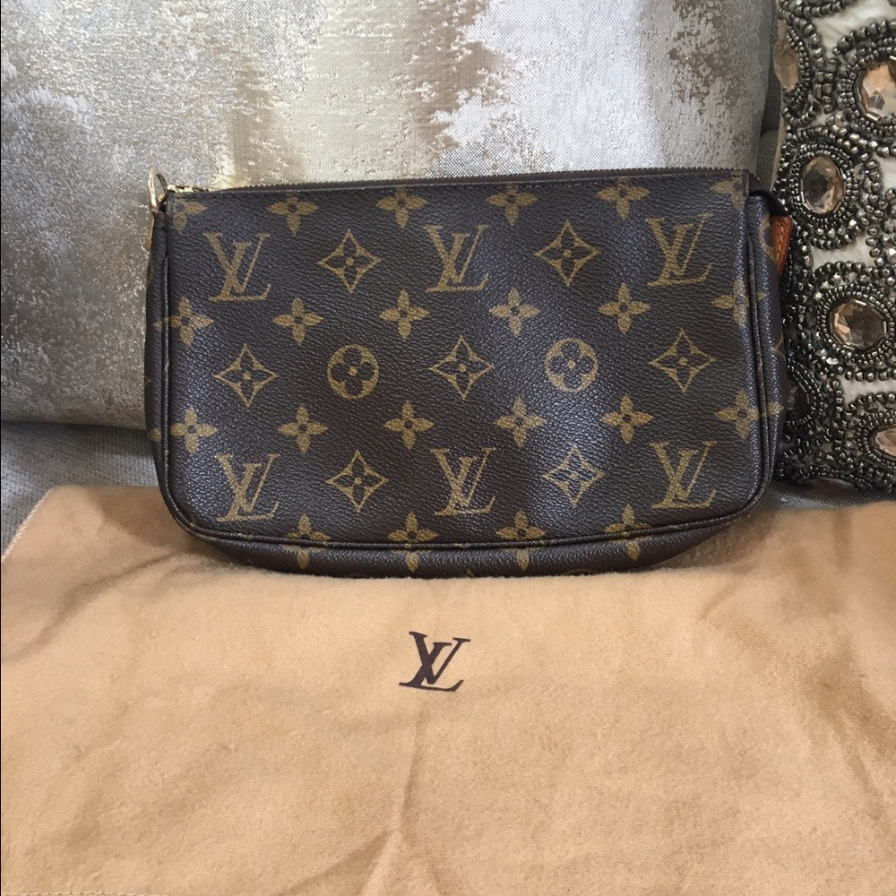 Louis Vuitton small purse