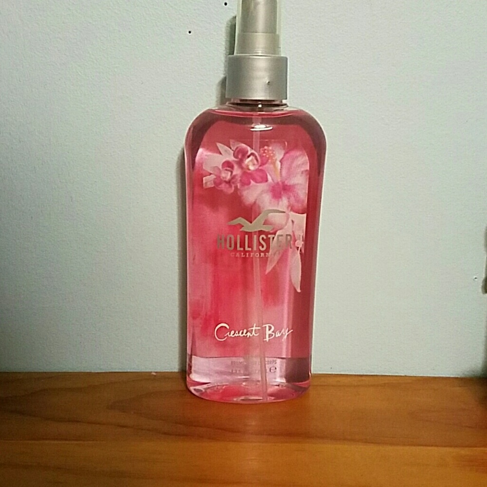 Hollister Crescent Bay body mist