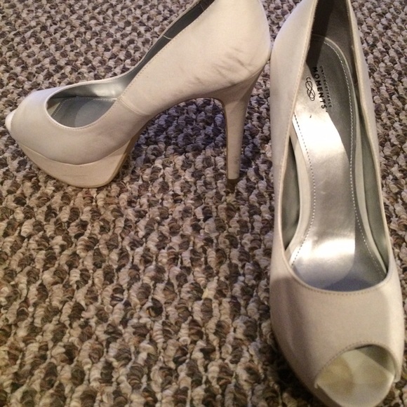 Heels - Picture 2 of 2
