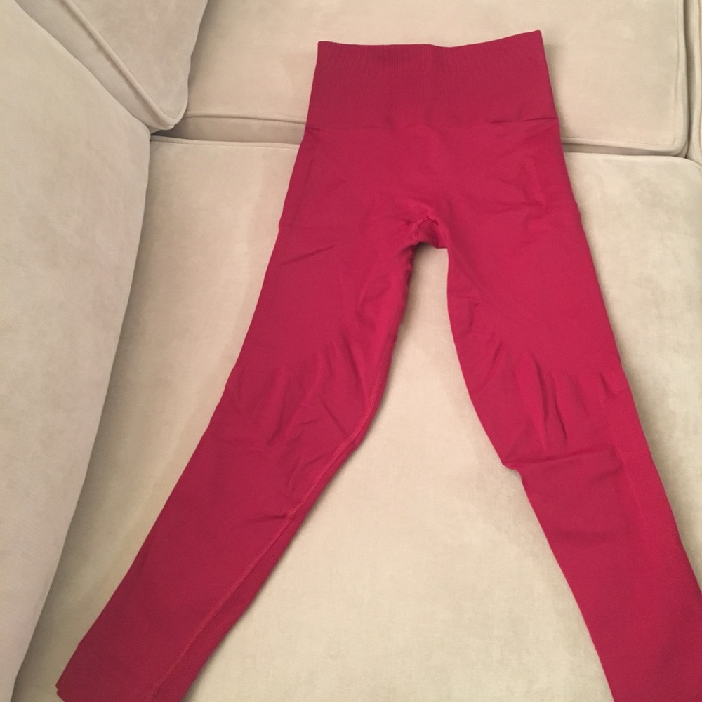 LuLu Lemon cropped tight