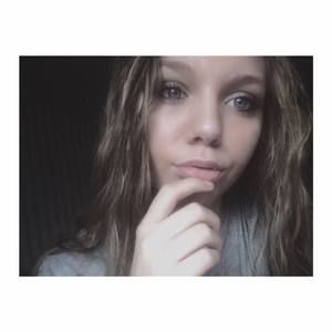 Meet your Posher, Lora