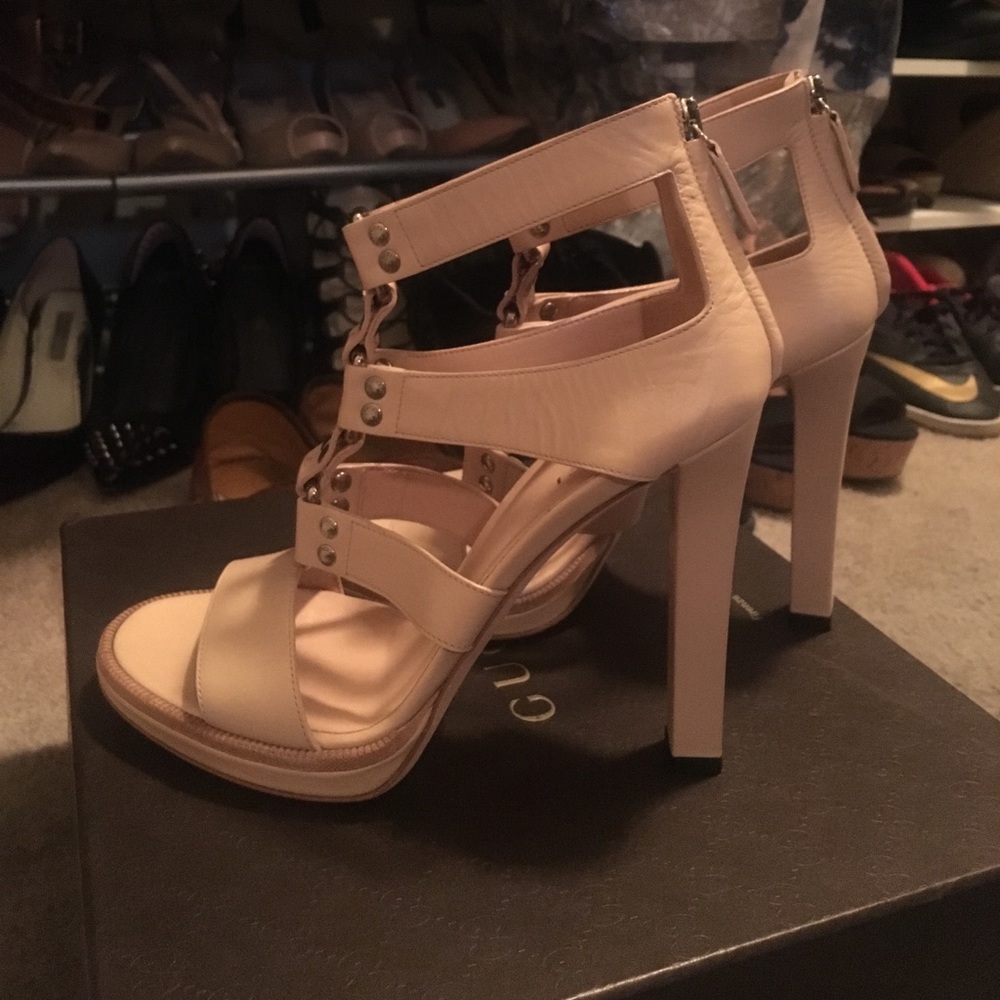 ‼️1hr Flash Sale‼️ Gucci Lyon Sable sandals