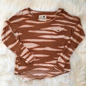 💥NWOT Light Weight Top💥