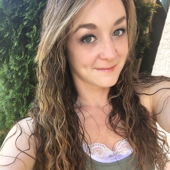 Meet your Posher, Shey - Picture 1 of 1