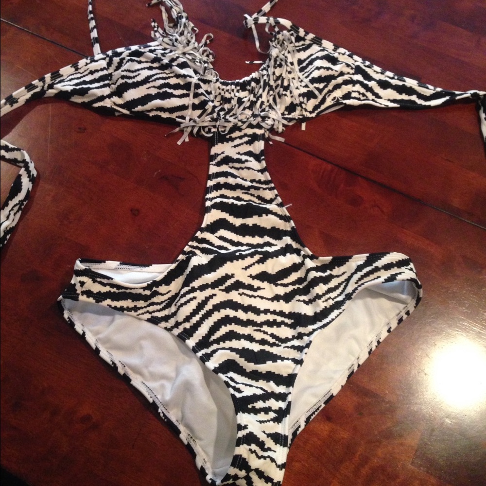 Mono kini