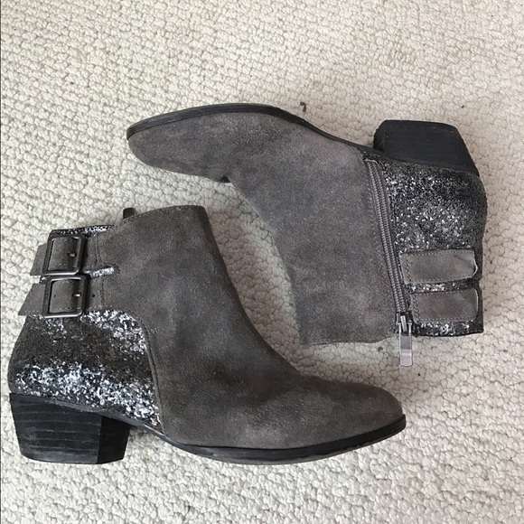 Vince Camuto Madalline Ankle Boots - Picture 6 of 6