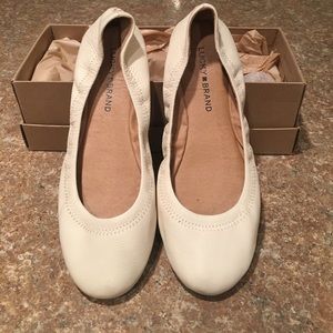 Lucky nude ballet flats