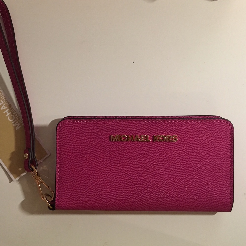 Michael Kors Jet Set Travel Slim Tech Wristlet