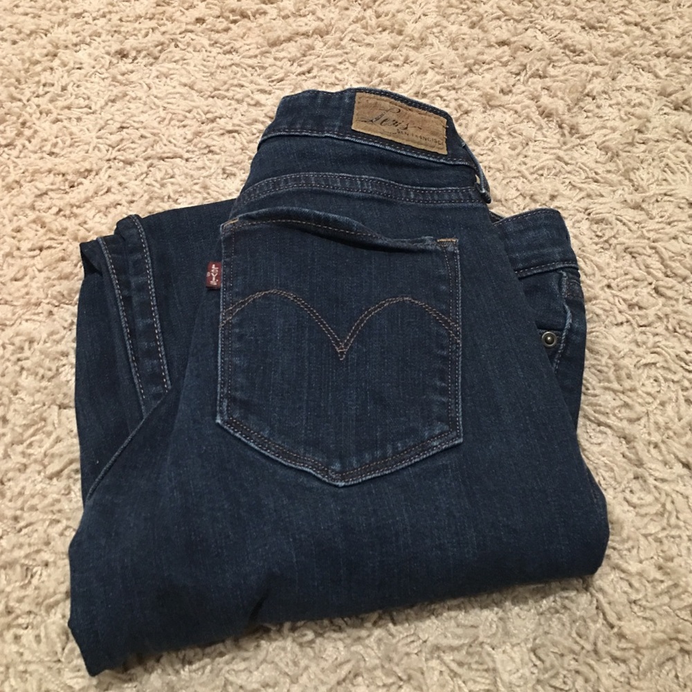 Levi's dark skinny jeans. Size 27.