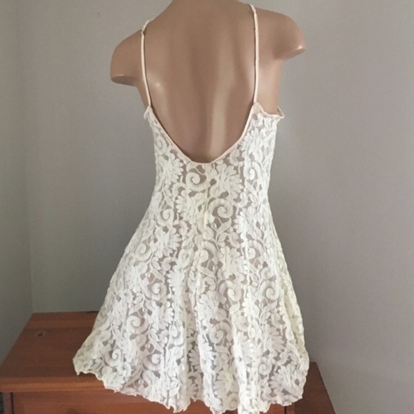 • Vintage lace nighty • - Picture 3 of 3