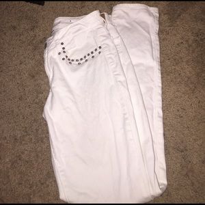 AE White jeans with front dazzles