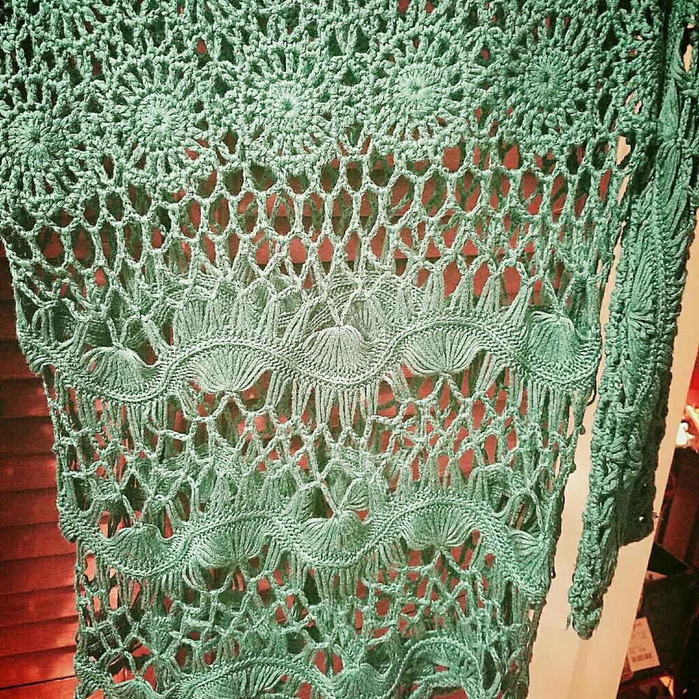 Beautiful Crocheted blouse!!! - Picture 2 of 4