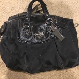 COACH tote bag. Comes with white protective bag