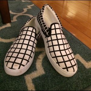 Grid Pattern Shoes