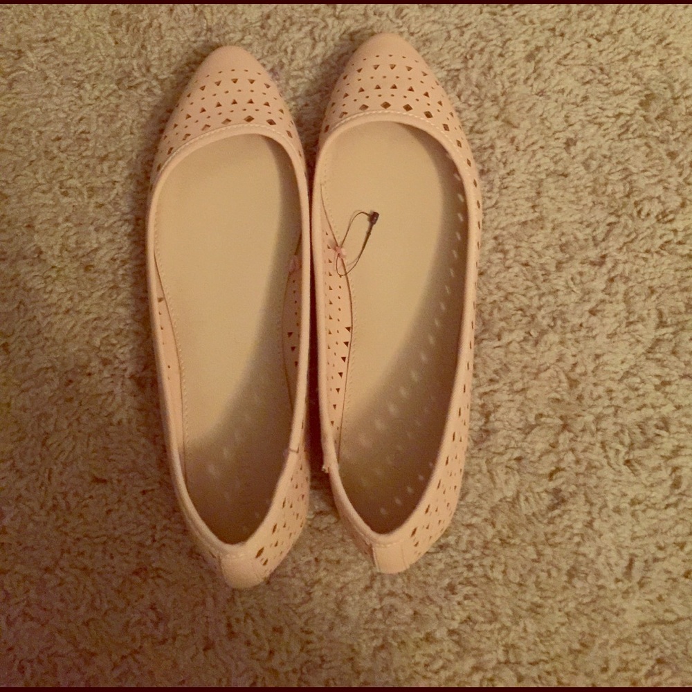 NWOT JUST BOUGHT LIGHT PINK FOREVER 21 FLATS