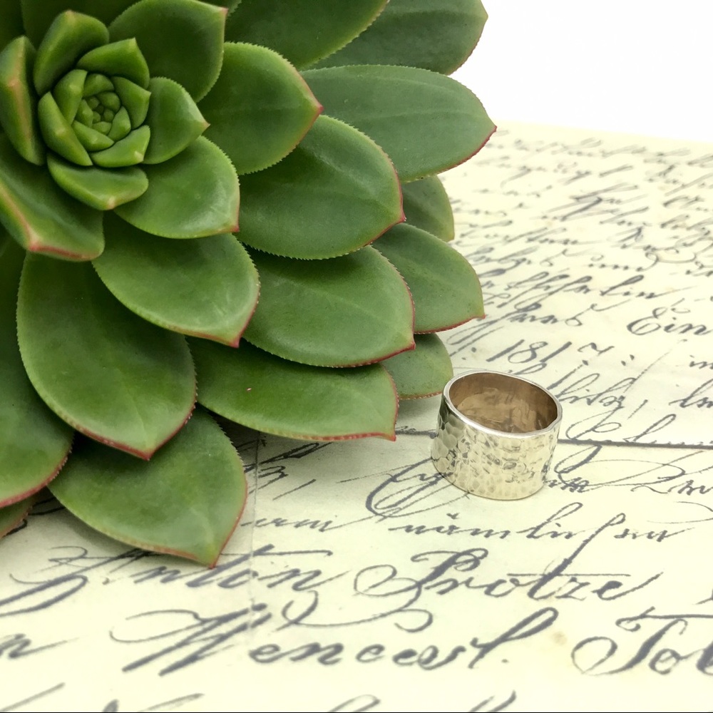 ⛔️SOLD⛔️ 🆕 New Hammered Sterling Silver Ring 🆕 - Picture 2 of 3