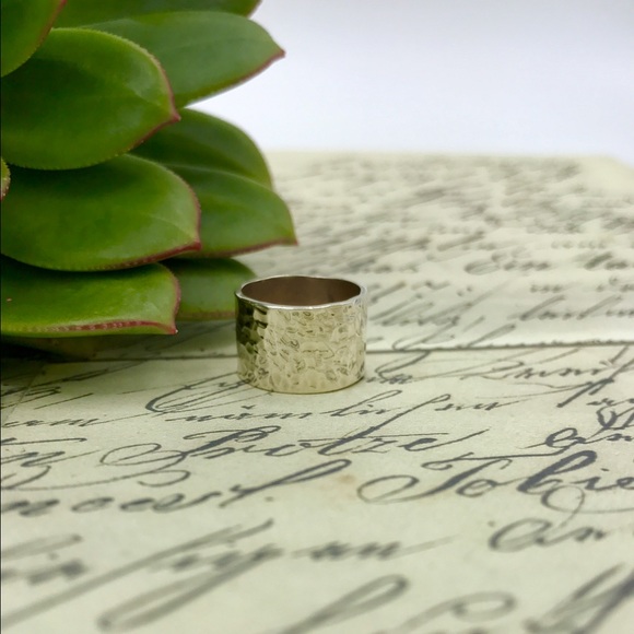 ⛔️SOLD⛔️ 🆕 New Hammered Sterling Silver Ring 🆕 - Picture 3 of 3