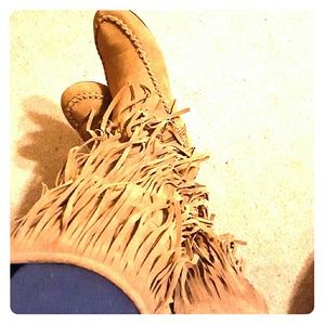 Fringed boots!