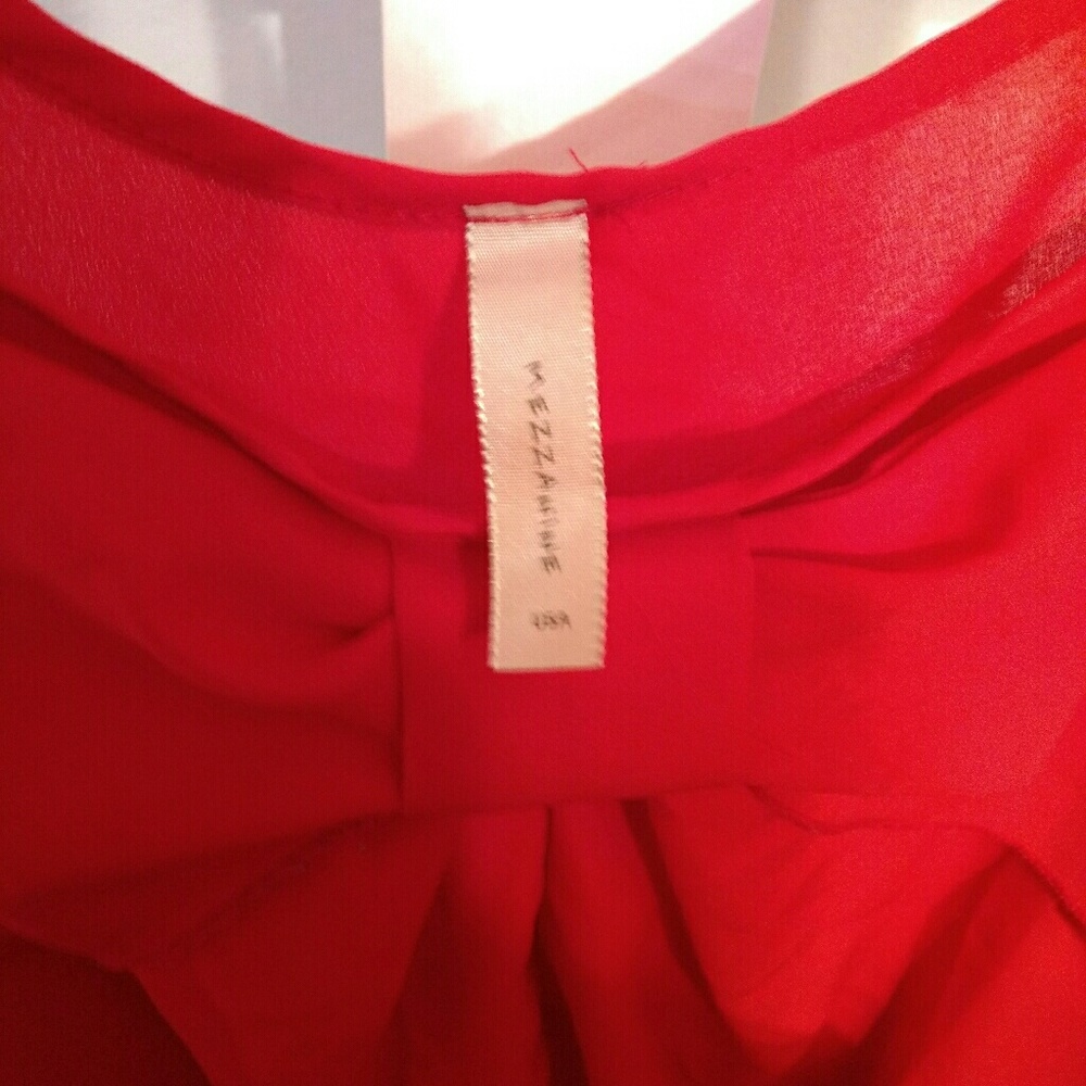 Red blouse - Picture 2 of 3