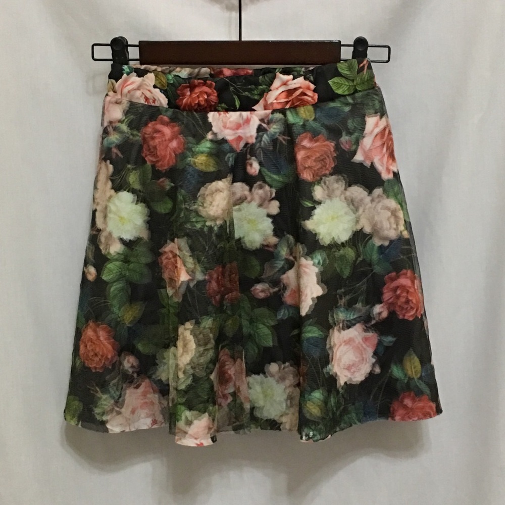 🔥🌹😍 Rose layered skater skirt - Picture 2 of 8
