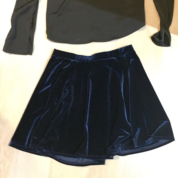 Ruby and Jenna blue velvet a-line mini skirt! Med - Picture 1 of 4
