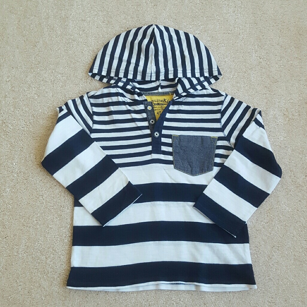 Hooded long-sleeve tshirt