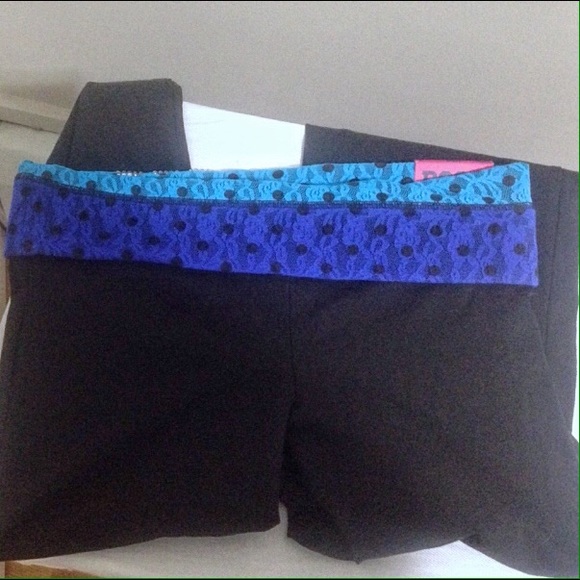 SOLD NWT Pink VS Boot Cut Yoga Pants - Picture 4 of 7