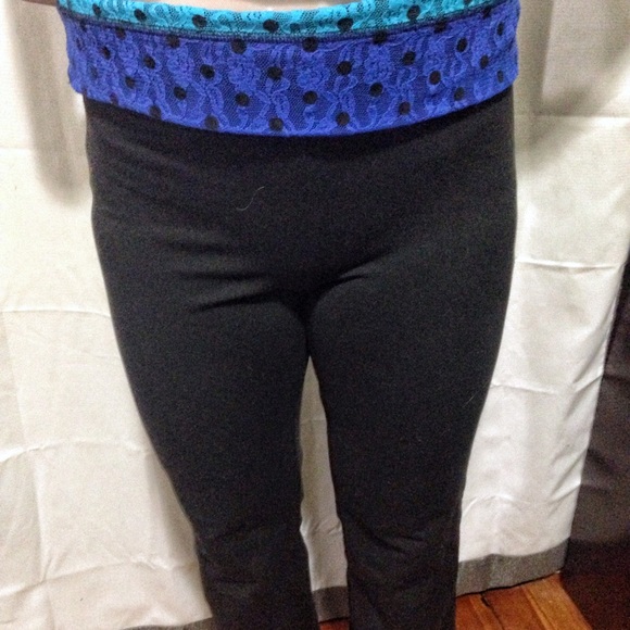 SOLD NWT Pink VS Boot Cut Yoga Pants - Picture 3 of 7