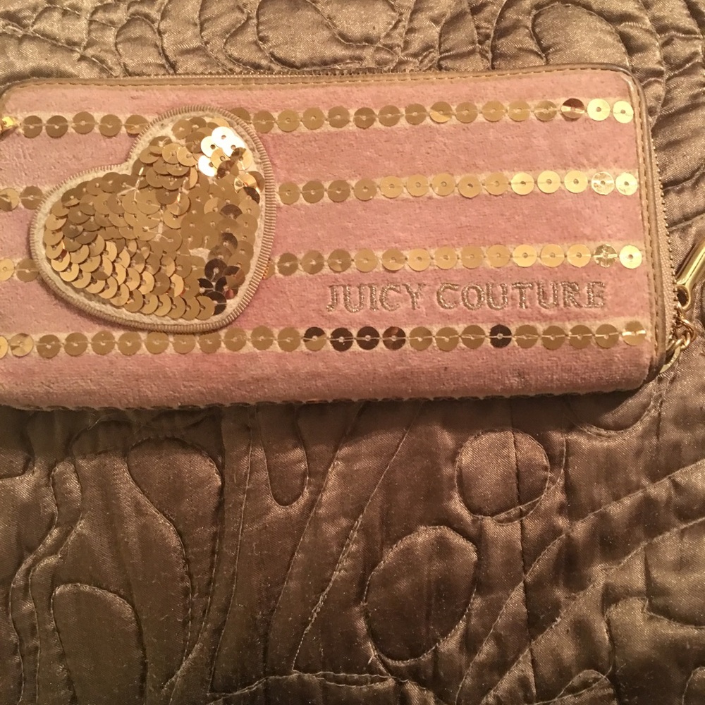 Juicy cloture wallet