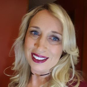 Meet your Posher, Genevieve