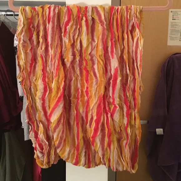 Spring scarf - Picture 2 of 2