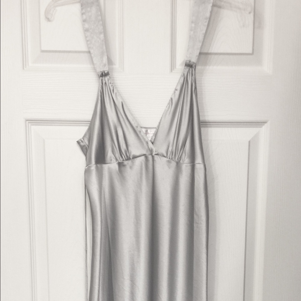 Oscar de la Renta neglige