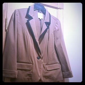 Brown blazer with black trim
