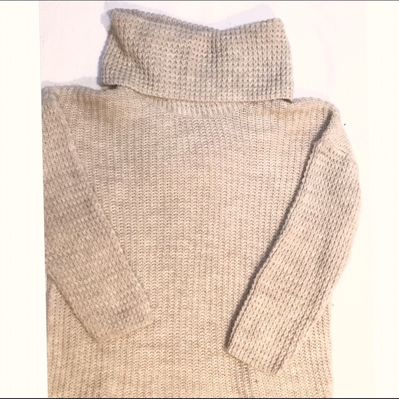 H&M Sweaters - Soft and Cozy H&M Sweater Sz. Med