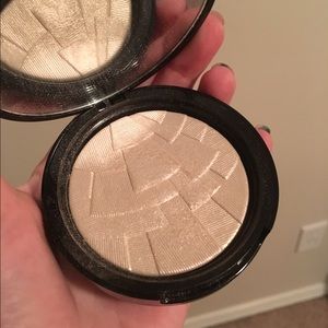 Anastasia Beverly Hills starlight illuminator