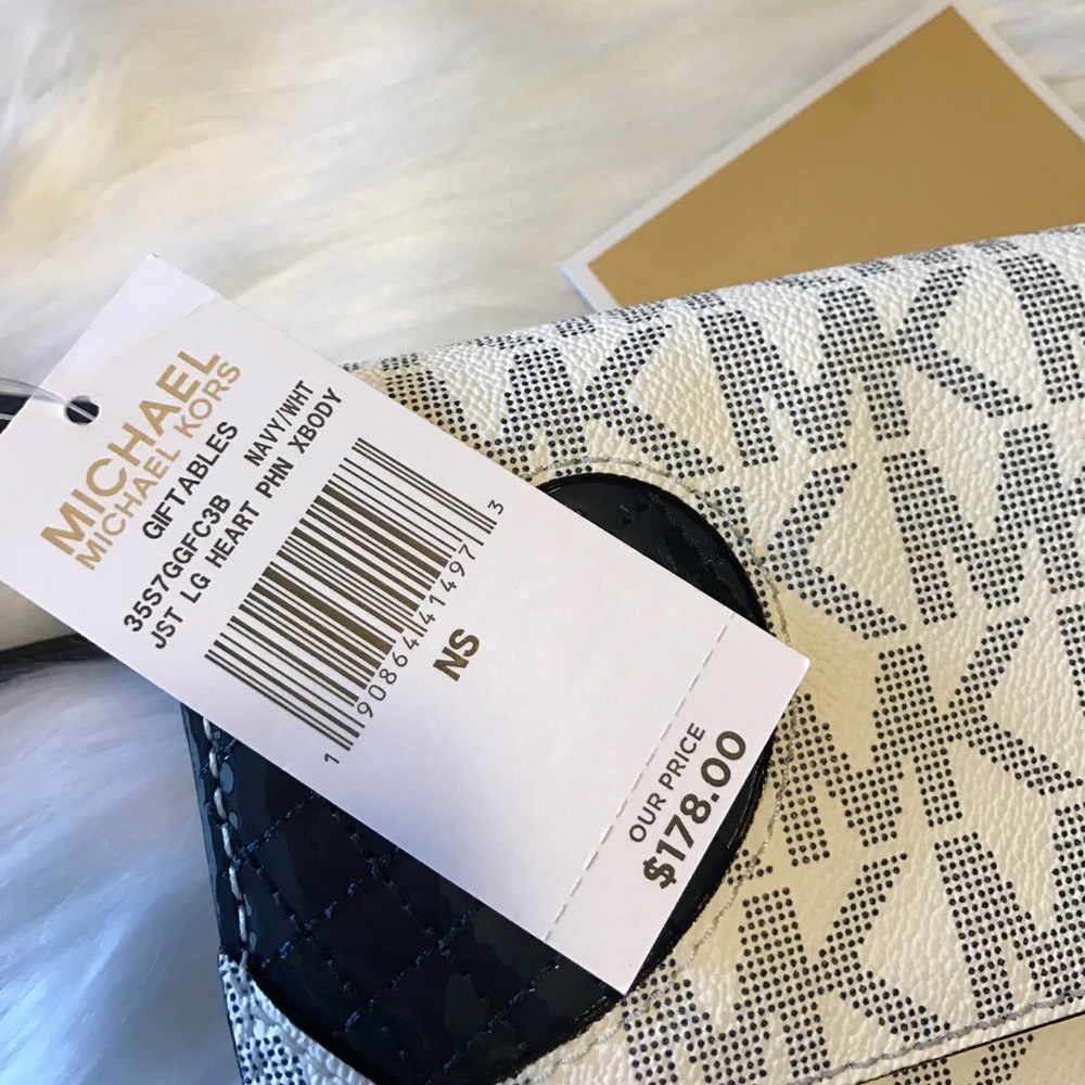 SOLD 🆕 Michael Kors Phone Crossbody Large Navy/W - Picture 4 of 5