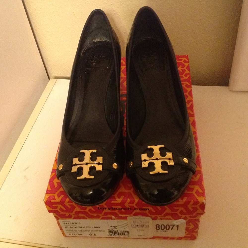 Authentic Tory Burch black pumps. Worn twice.