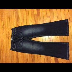 Maurice's jeans never worn.....