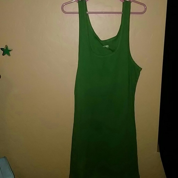Blue, green, magneta, and brown tank tops - Picture 4 of 5