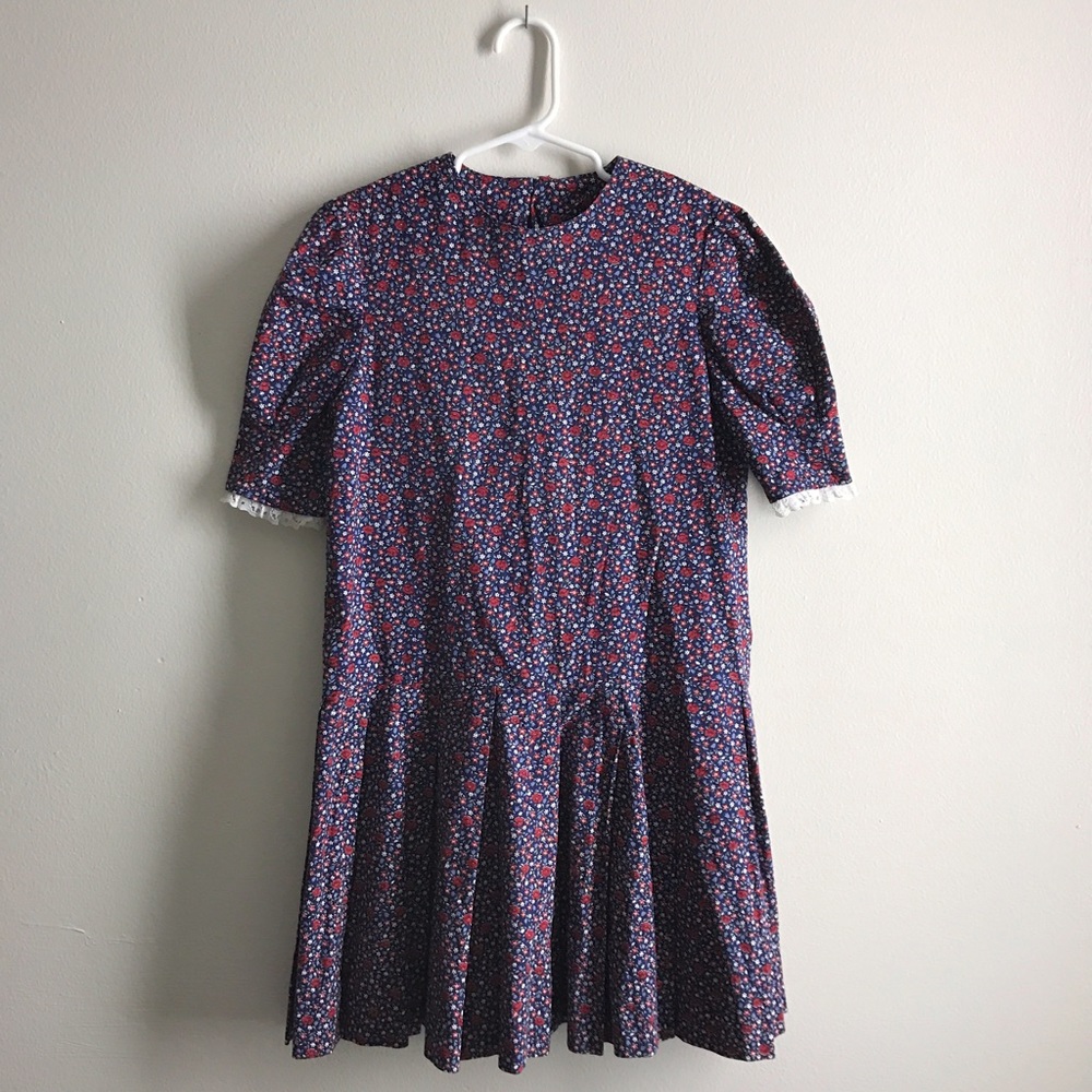 Vintage Red, White & Blue Floral Size 6