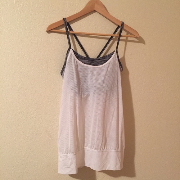 White mesh workout top with built in bra - Picture 1 of 2
