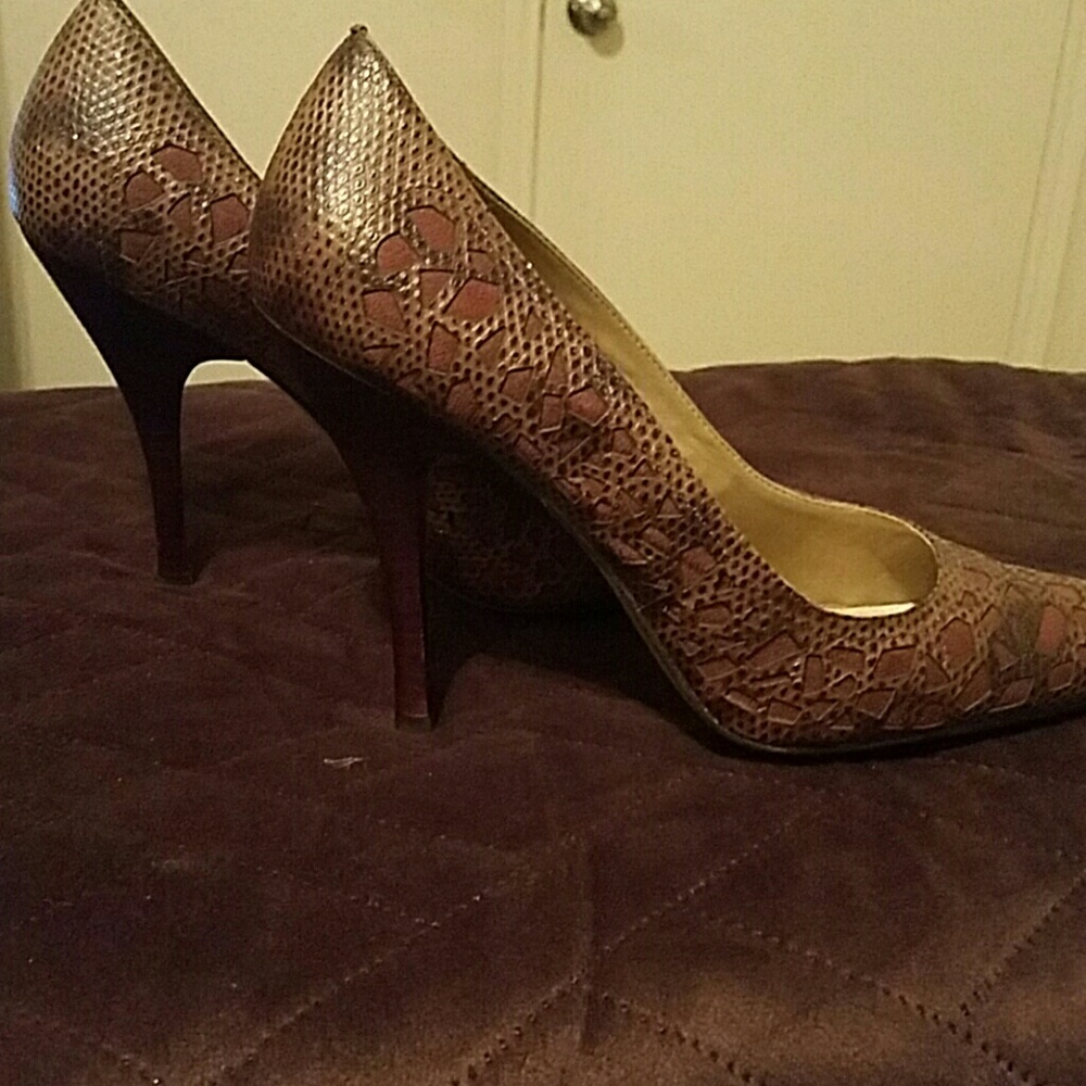 Shoes - Picture 2 of 2