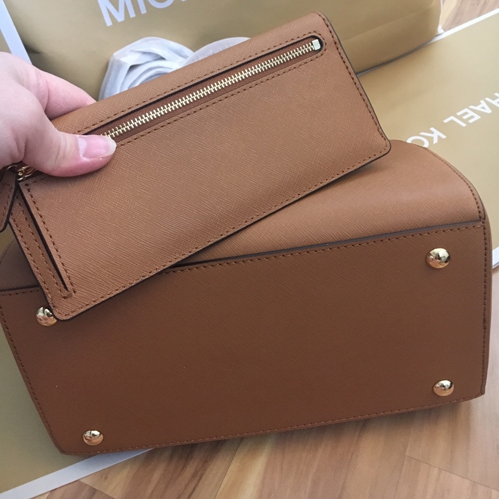 🌟👜MK satchel set🌟 Saffiano - Picture 2 of 4