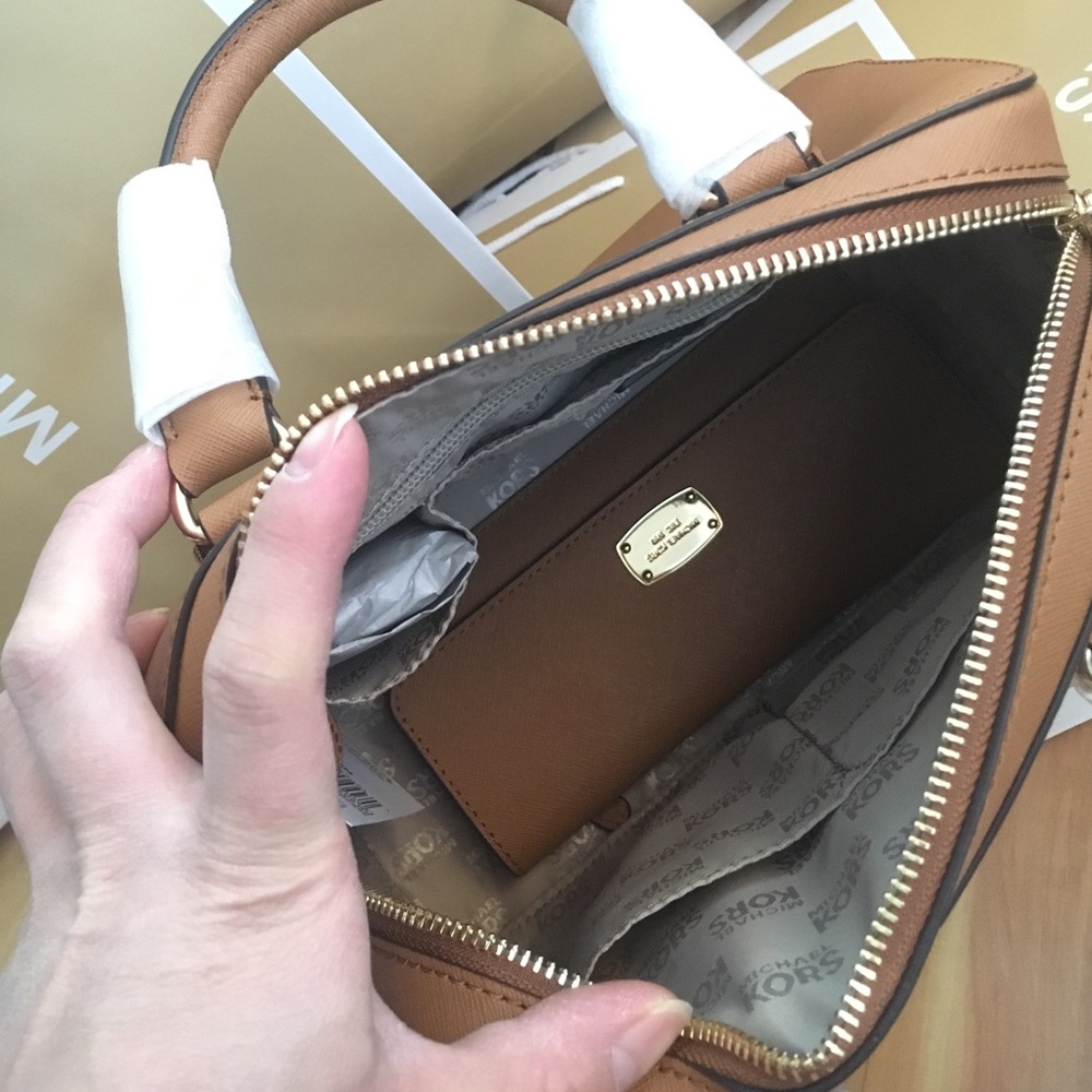 🌟👜MK satchel set🌟 Saffiano - Picture 3 of 4