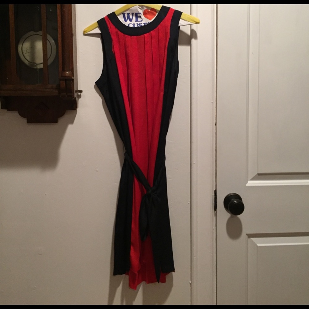 Flowy red and navy pleated MK short dress