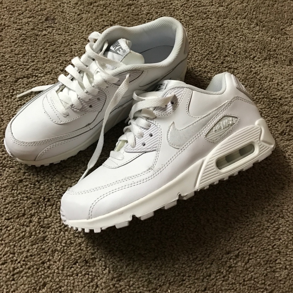Air max 90 youth size 5.5 but fit women size 7.