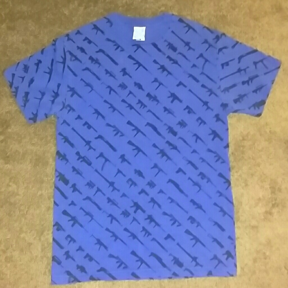 Rouge Status Gun T shirt